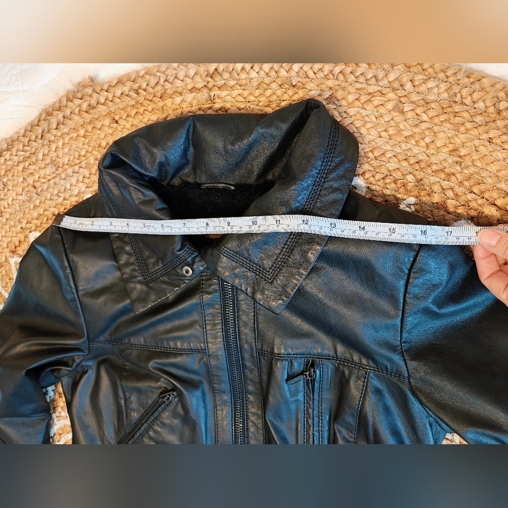 Classic Black Leather Trench Coat with Belt - Picture 7 of 16